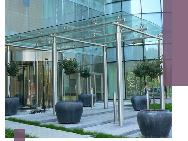 Навесы из стекла на заказ в Каспийске — монтаж и установка