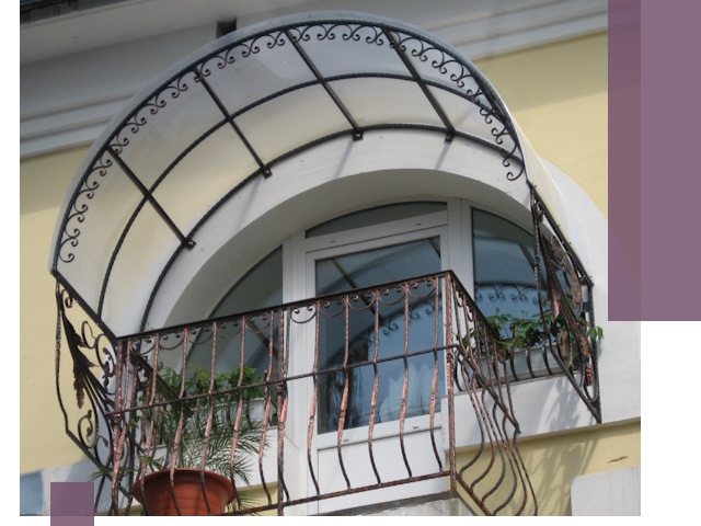 Козырьки над балконом в Каспийске — изготовление и монтаж